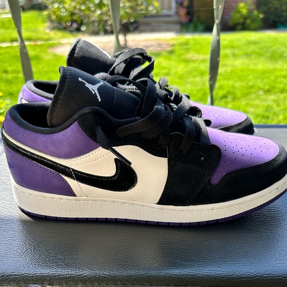 Air Jordan 1 Low GS Court Purple - Picture 5 of 6